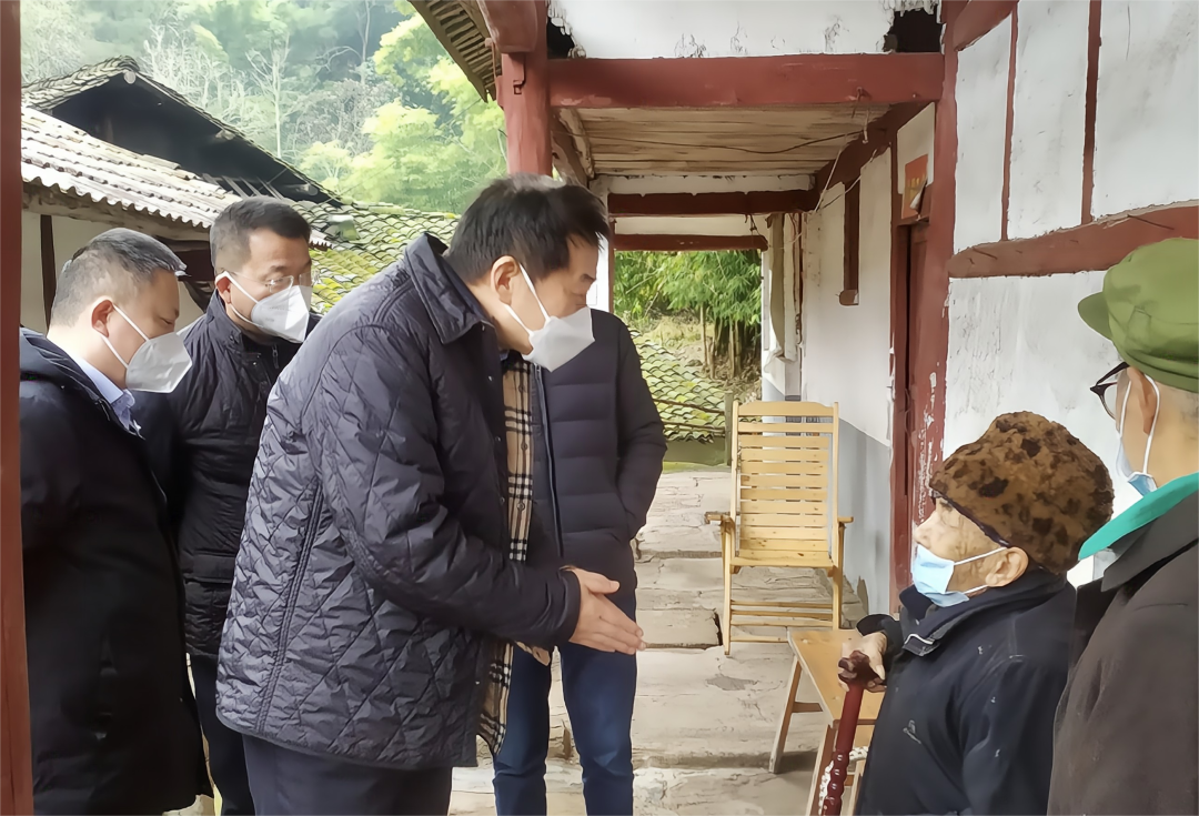 四川省尊龙凯时集团党委书记、董事长任丁率队赴嘉陵区开展帮扶工作